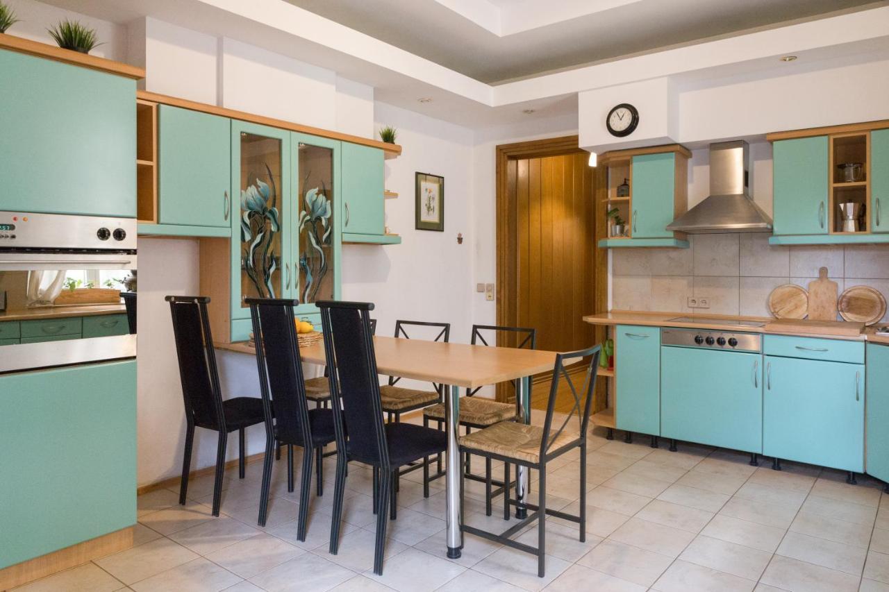 One & Only City Center Apartment Up To 8 Guests Краків Екстер'єр фото