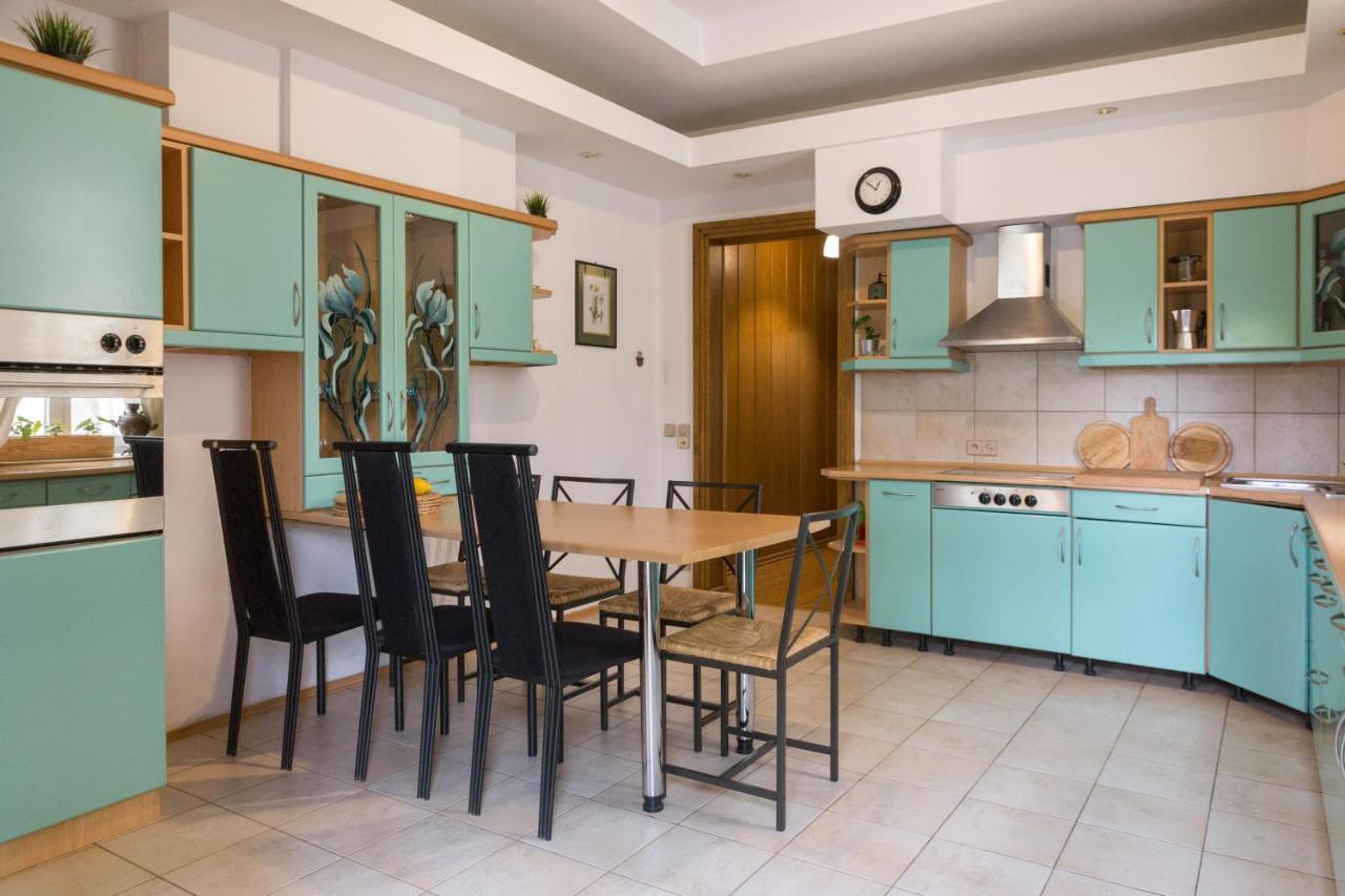 One & Only City Center Apartment Up To 8 Guests Краків Екстер'єр фото