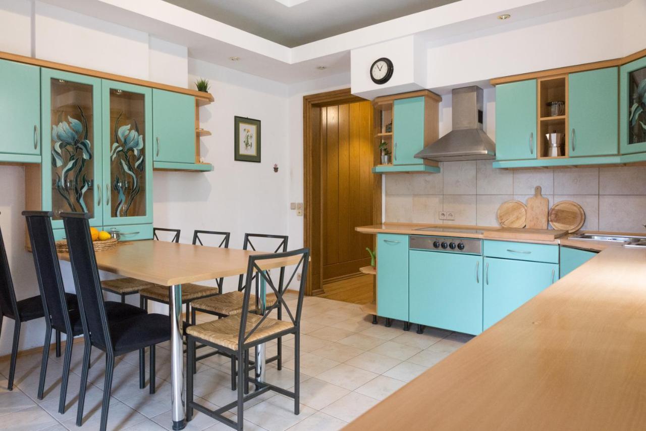 One & Only City Center Apartment Up To 8 Guests Краків Екстер'єр фото