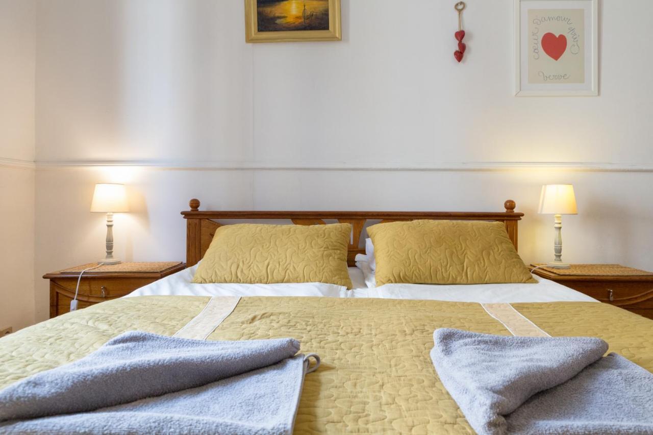 One & Only City Center Apartment Up To 8 Guests Краків Екстер'єр фото